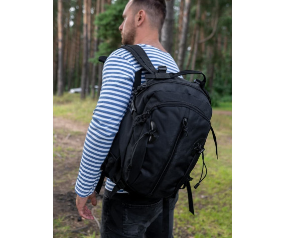 Фото: “Рюкзак с накладным карманом с молнией по центру, black”, купить в интернет магазине