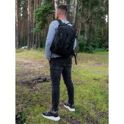 Фото: “Рюкзак с накладным карманом с молнией по центру, black”