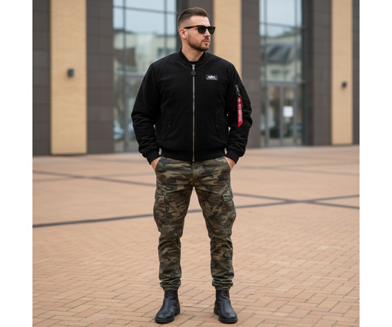 Фото: “Куртка Бомбер ALPHA INDUSTRIES черный демисезон”, купить в интернет магазине