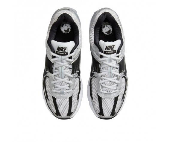 Фото: “Кроссовки U Zoom Vomero 5 Nike, цвет Metallic Silver/Black”, купить в интернет магазине