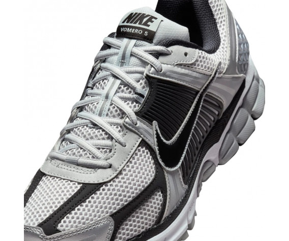 Фото: “Кроссовки U Zoom Vomero 5 Nike, цвет Metallic Silver/Black”, купить в интернет магазине