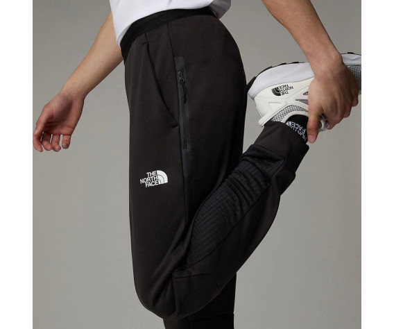 Фото: “Брюки M Mountain Athletics Fleece Joggers TNF, цвет Black”, купить в интернет магазине