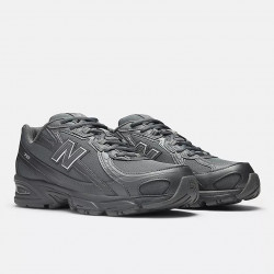 Превью товара: “Кроссовки U 740 New Balance, цвет Castlerock/Silver Metallic”, купить в интернет магазине