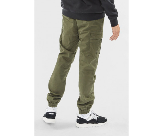 Фото: “Брюки Vince cargo jogger Vintage, цвет Olive”, купить в интернет магазине