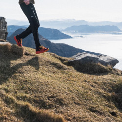 Фото: “Кроссовки Skyhawk Trail Running HH, цвет Cherry Tomato”