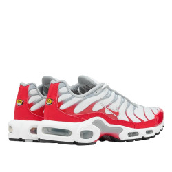 Превью товара: “Кроссовки U Air Max Plus Nike, цвет White/Wolf Grey/University Red”, купить в интернет магазине