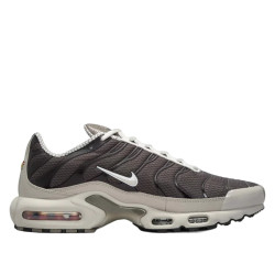 Превью товара: “Кроссовки U Air Max Plus Nike, цвет Cave Stone/Summit White”, купить в интернет магазине