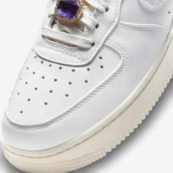 Превью товара: “Кеды W Air Force 1 Low Premium Nike, цвет Summit White/Sea”, купить в интернет магазине