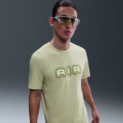 Фото: “Футболка M NSW Swoosh Air Graphic Nike, цвет Olive Aura”