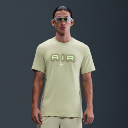 Фото: “Футболка M NSW Swoosh Air Graphic Nike, цвет Olive Aura”, купить в интернет магазине