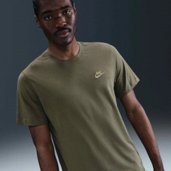 Фото: “Футболка M NSW Club Nike, цвет Medium Olive/Parachute Beige”, купить в интернет магазине