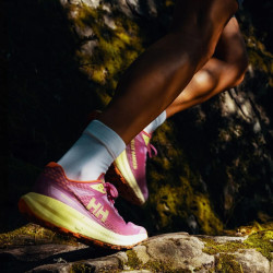 Превью товара: “Кроссовки W Kestrel Trail Running HH, цвет Meta Pink”, купить в интернет магазине
