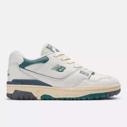 Фото: “Кроссовки U 550 New Balance, цвет White/New Spruce”, купить в интернет магазине