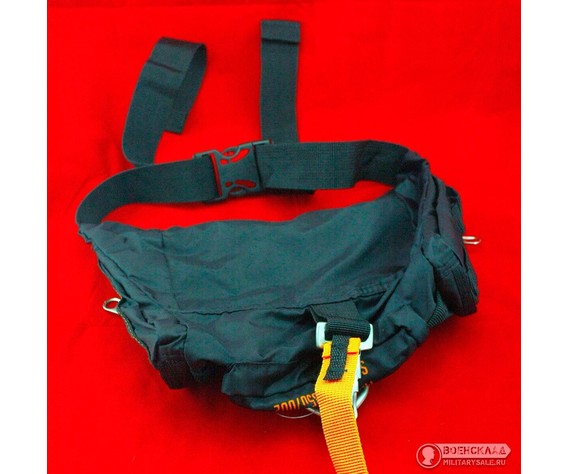 Фото: “Малая сумка с карабином”, купить в интернет магазине