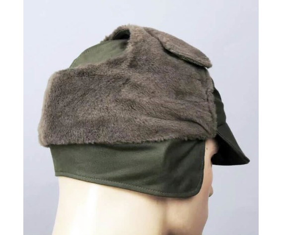 Фото: “Шапка с козырьком BW”, купить в интернет магазине