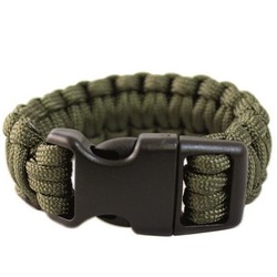 Фото: “Браслет выживания из паракорда”