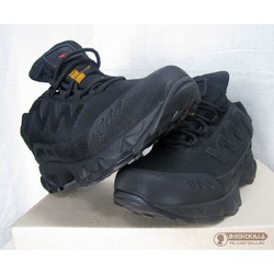 Фото: “Кроссовки Magnum чёрные”