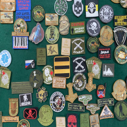 Фото: “Нашивки 300”, купить в интернет магазине