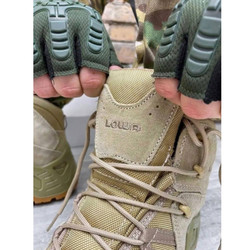 Фото: “Ботинки LOWA Zephyr высокие бежевые”